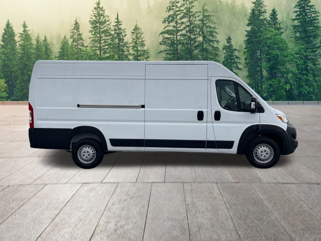 Vehicle image 5 of 39