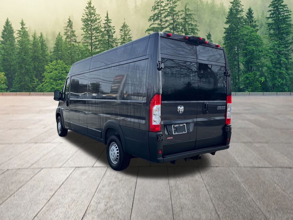 Vehicle image 7 of 40