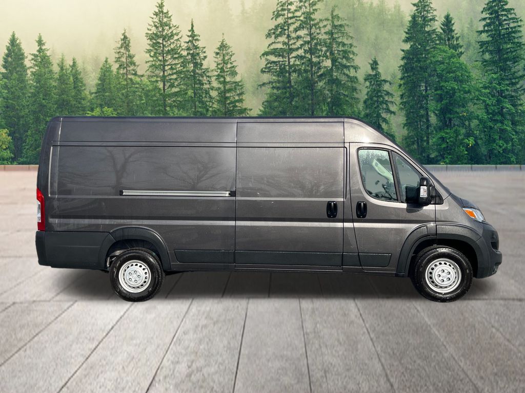 Vehicle image 5 of 40
