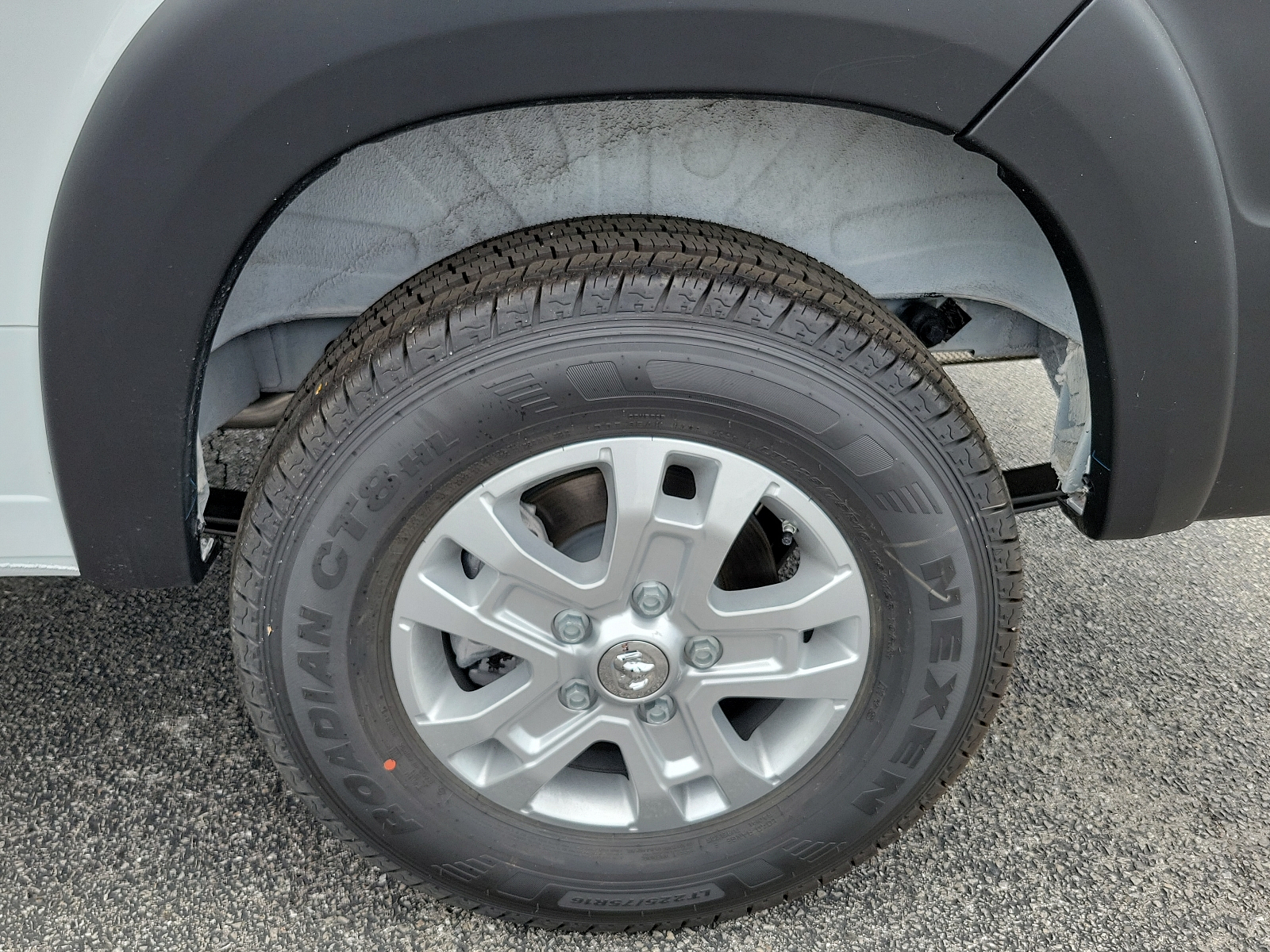 Vehicle image 18 of 20