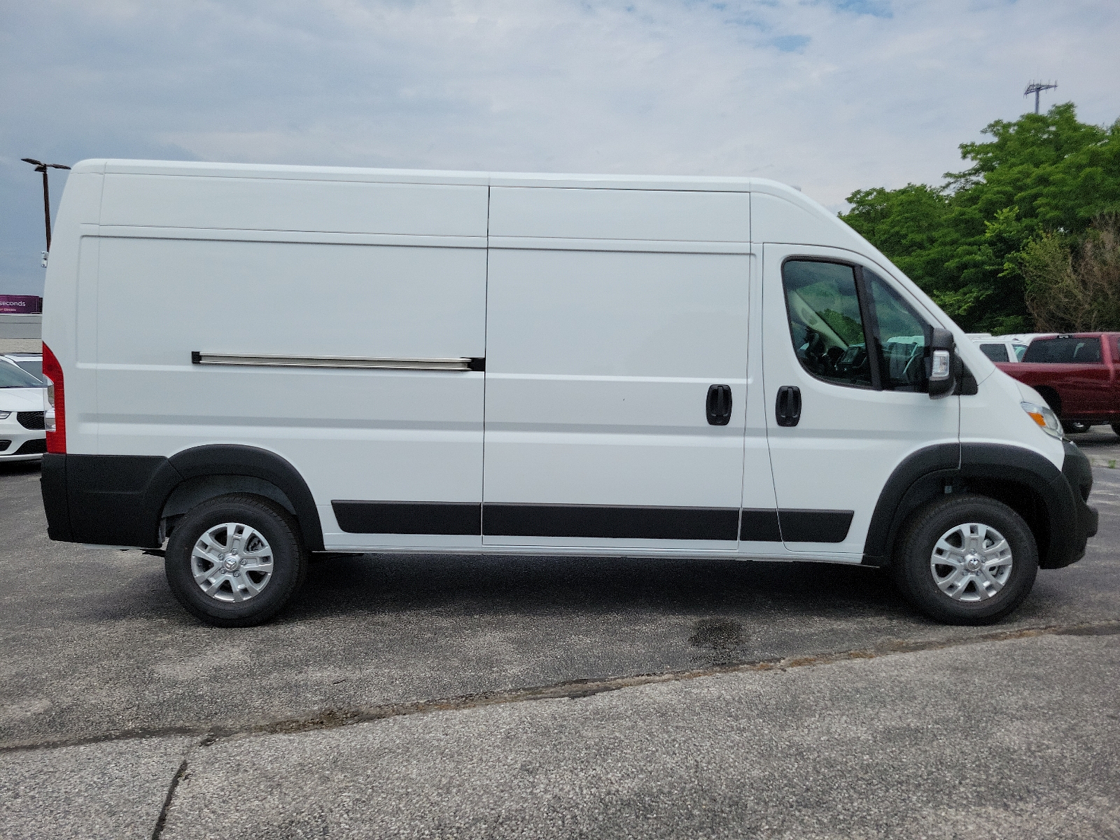 Vehicle image 4 of 20