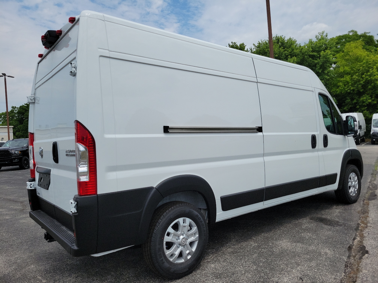 Vehicle image 5 of 20