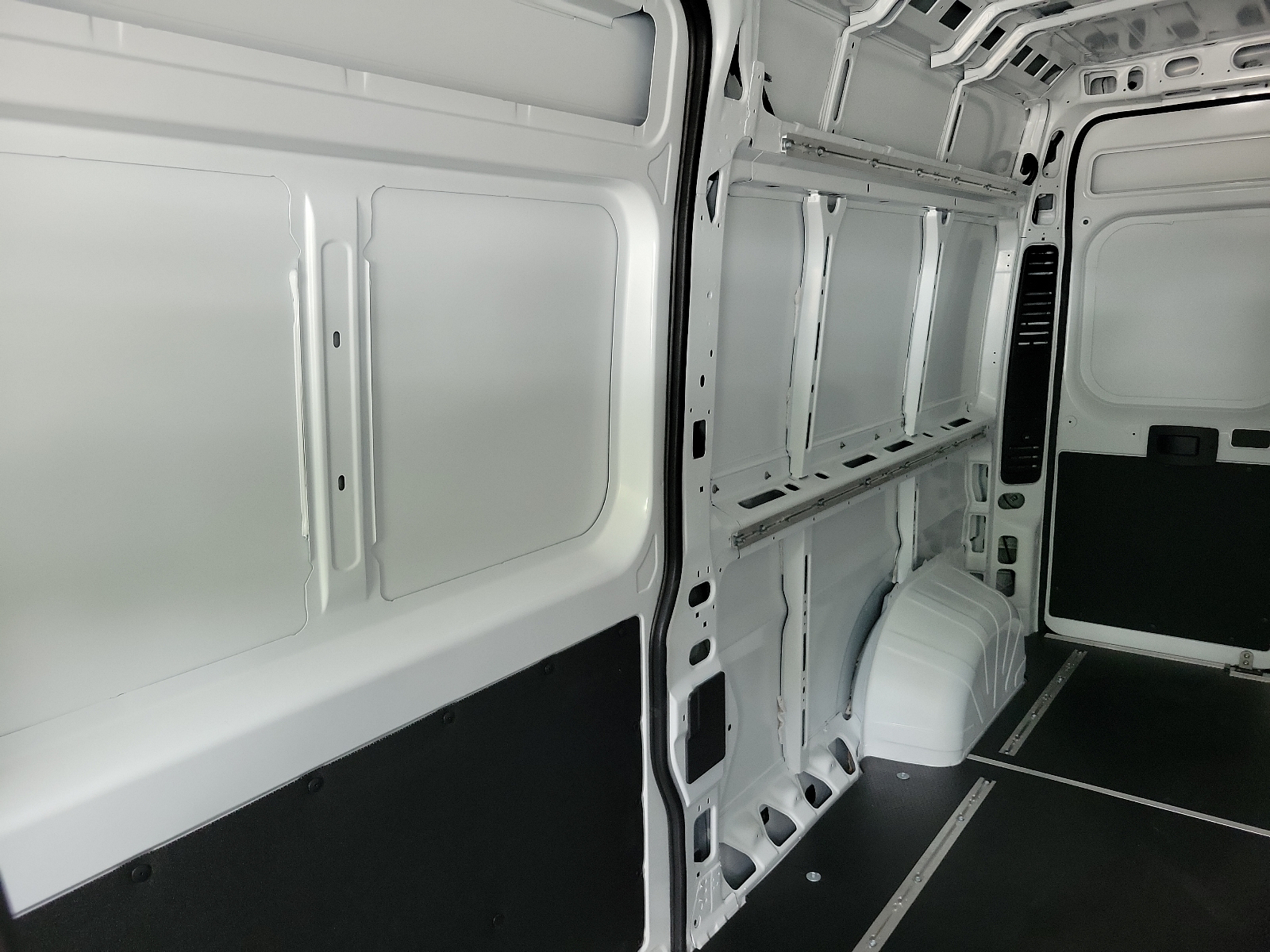 Vehicle image 12 of 20