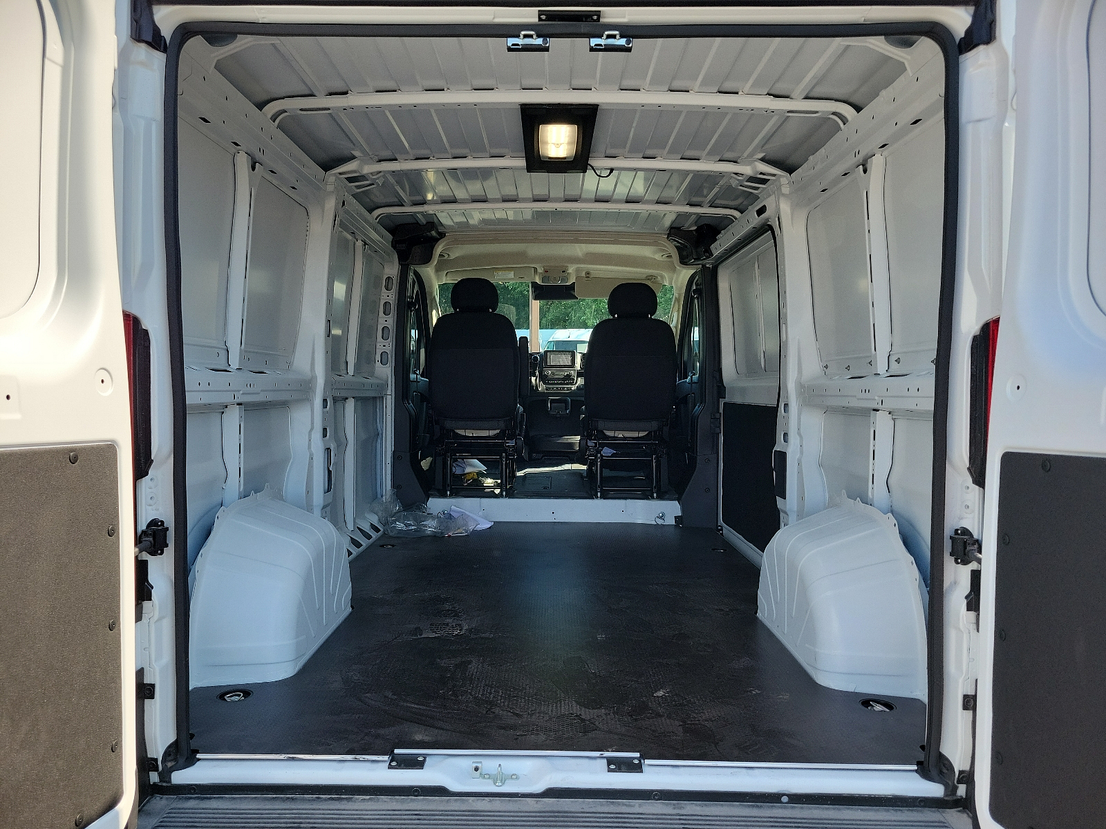 Vehicle image 19 of 20