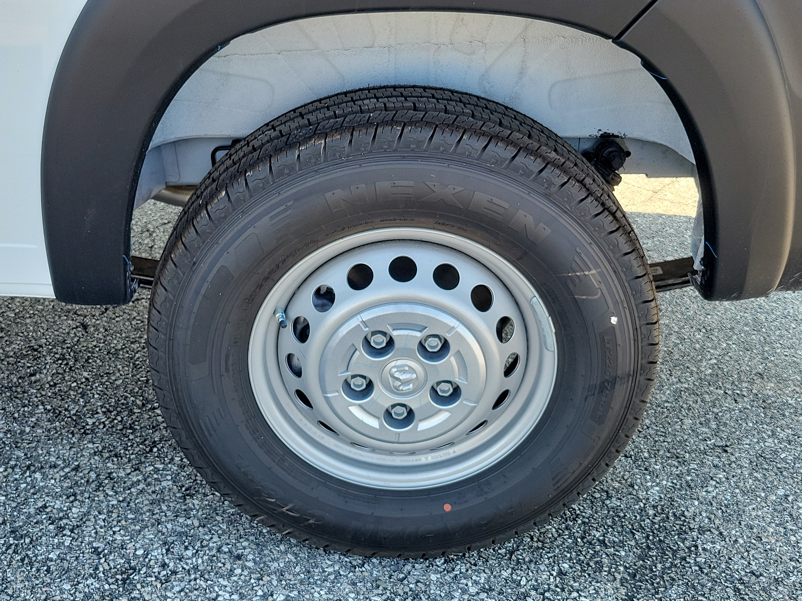 Vehicle image 18 of 20