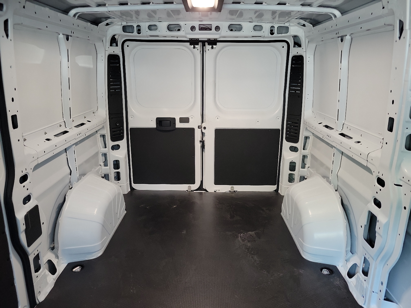 Vehicle image 13 of 20