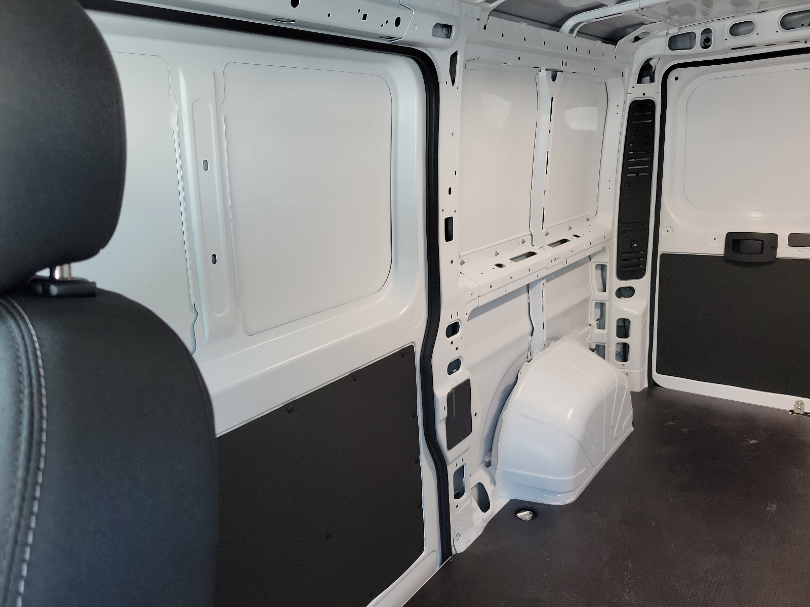 Vehicle image 12 of 20
