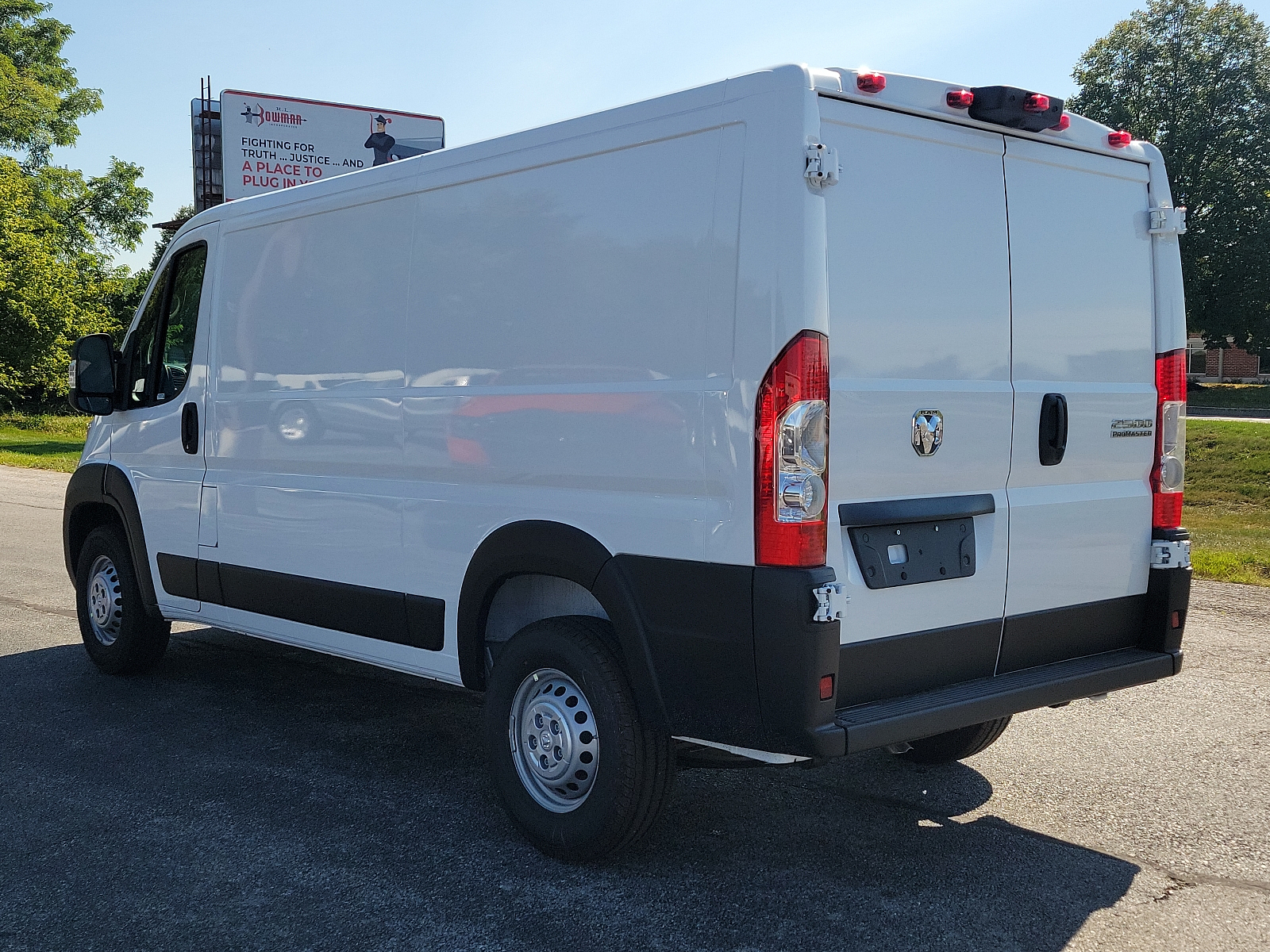 Vehicle image 7 of 21