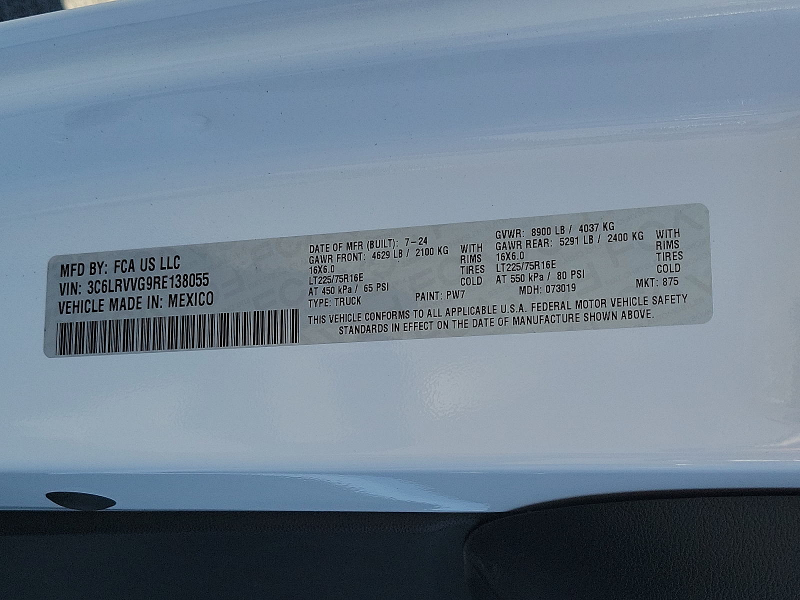 Vehicle image 18 of 21