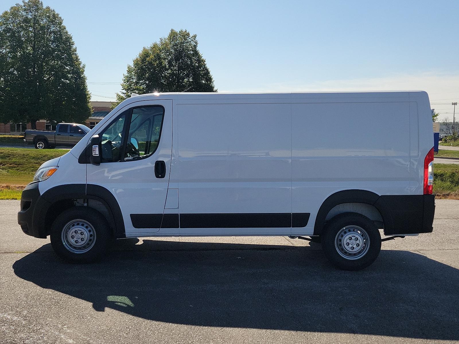 Vehicle image 8 of 21