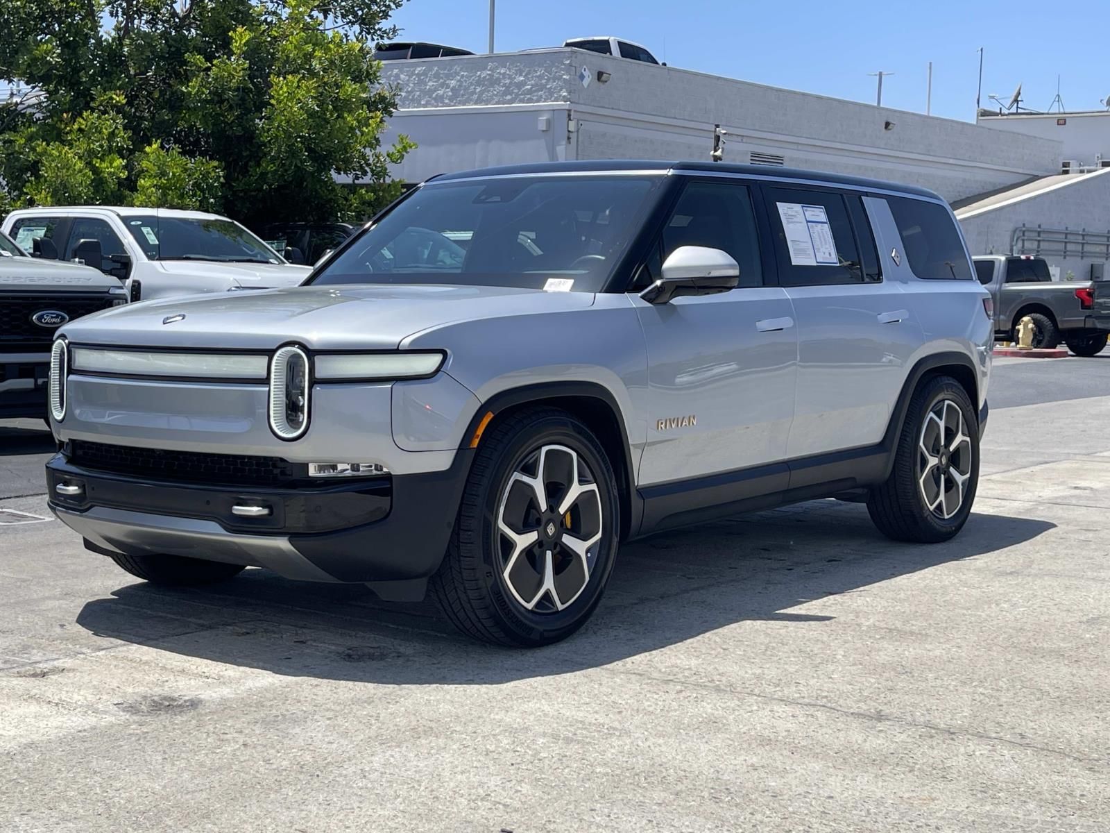 2024 Rivian R1S Adventure Image 1 of 25