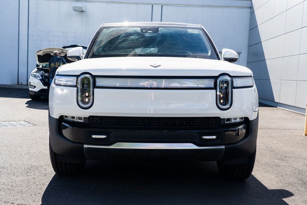 2024 Rivian R1S Adventure Image 2 of 25
