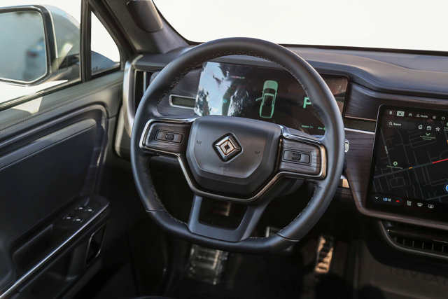 2024 Rivian R1T Adventure Image 15 of 27