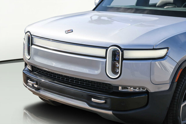 2024 Rivian R1T Adventure Image 22 of 27