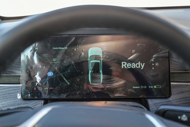 2024 Rivian R1T Adventure Image 16 of 27