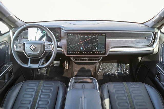 2024 Rivian R1T Adventure Image 14 of 27