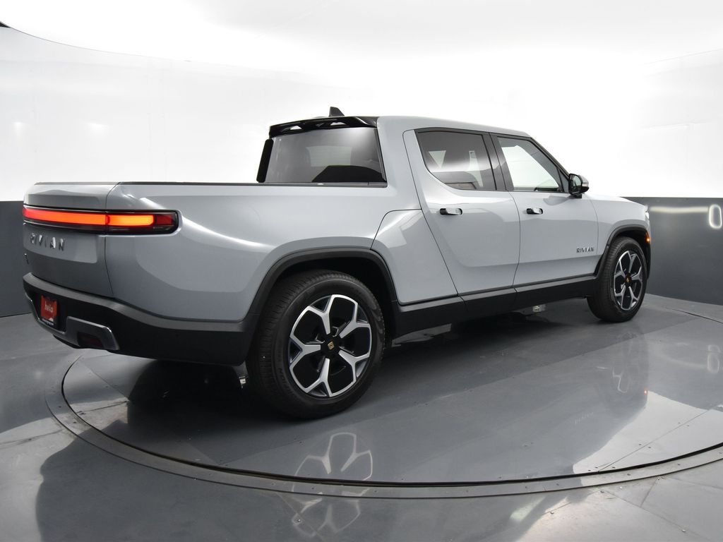 2024 Rivian R1T Adventure Image 9 of 40