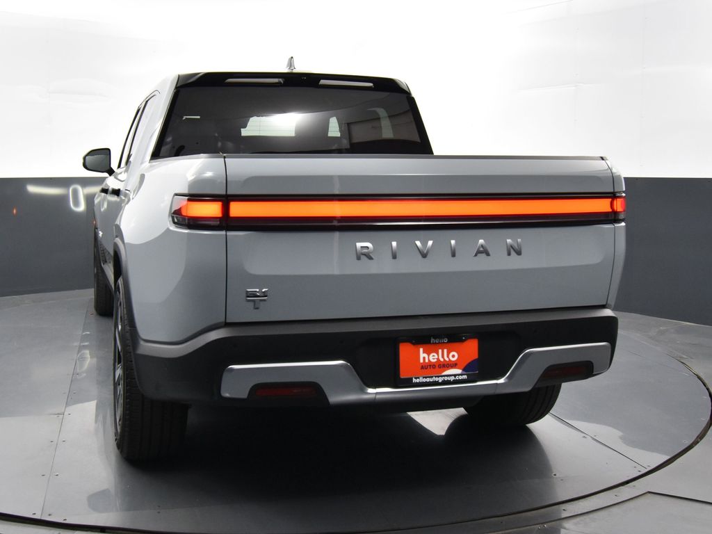 2024 Rivian R1T Adventure Image 13 of 40