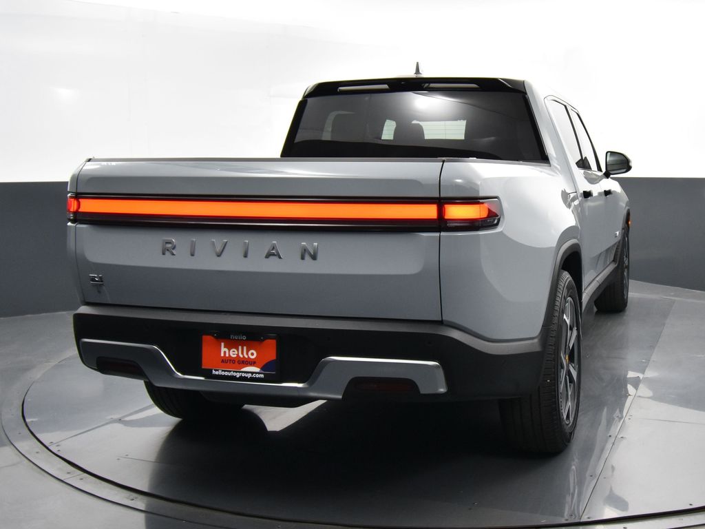 2024 Rivian R1T Adventure Image 10 of 40