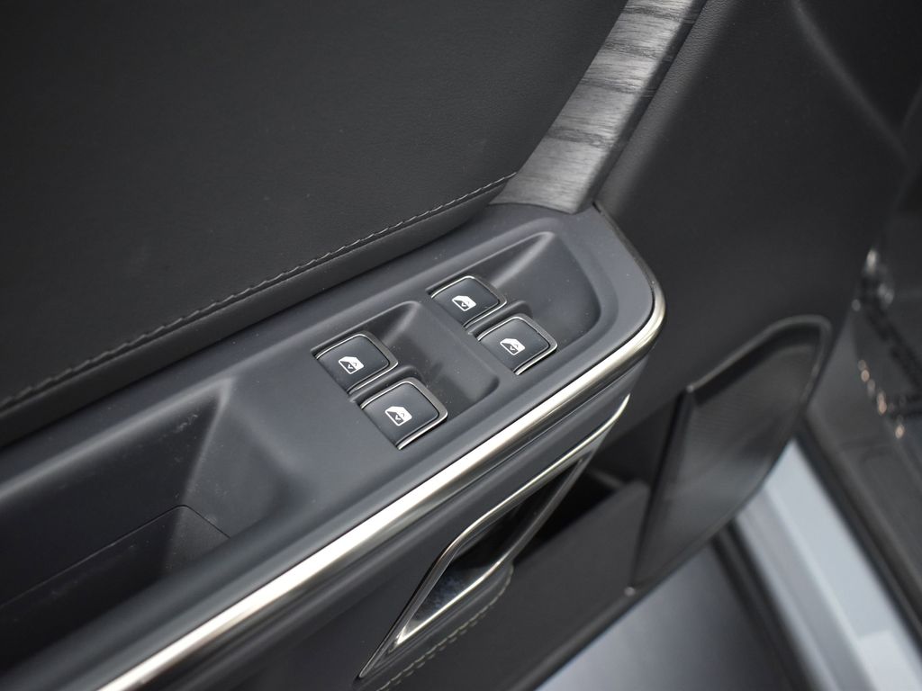 2024 Rivian R1T Adventure Image 31 of 40