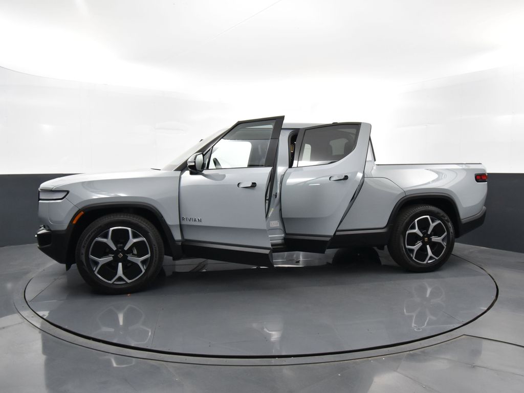 2024 Rivian R1T Adventure Image 17 of 40