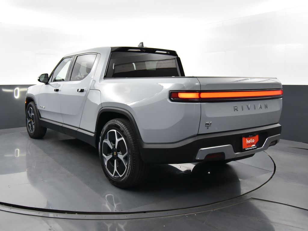 2024 Rivian R1T Adventure Image 14 of 40