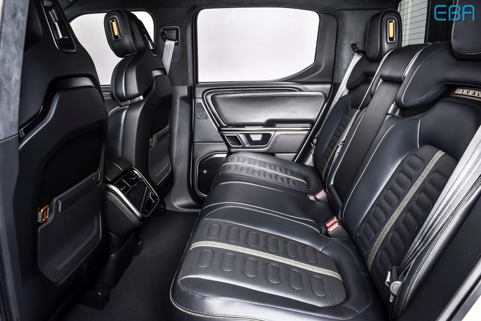 2024 Rivian R1T Adventure Image 11 of 29