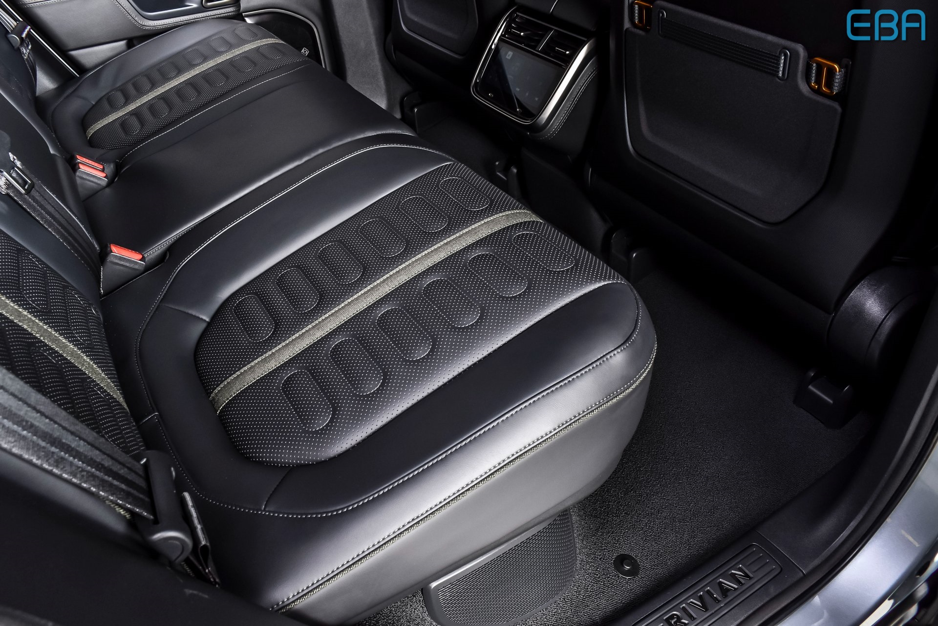 2024 Rivian R1T Adventure Image 14 of 29