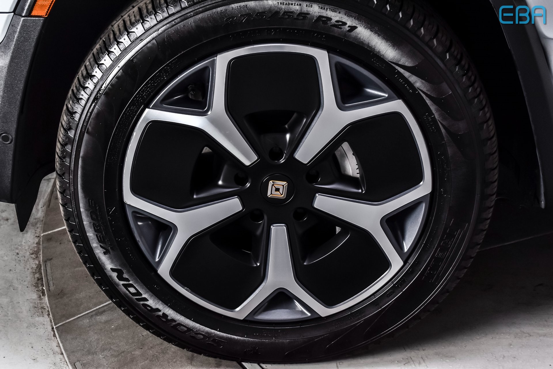 2024 Rivian R1T Adventure Image 9 of 29