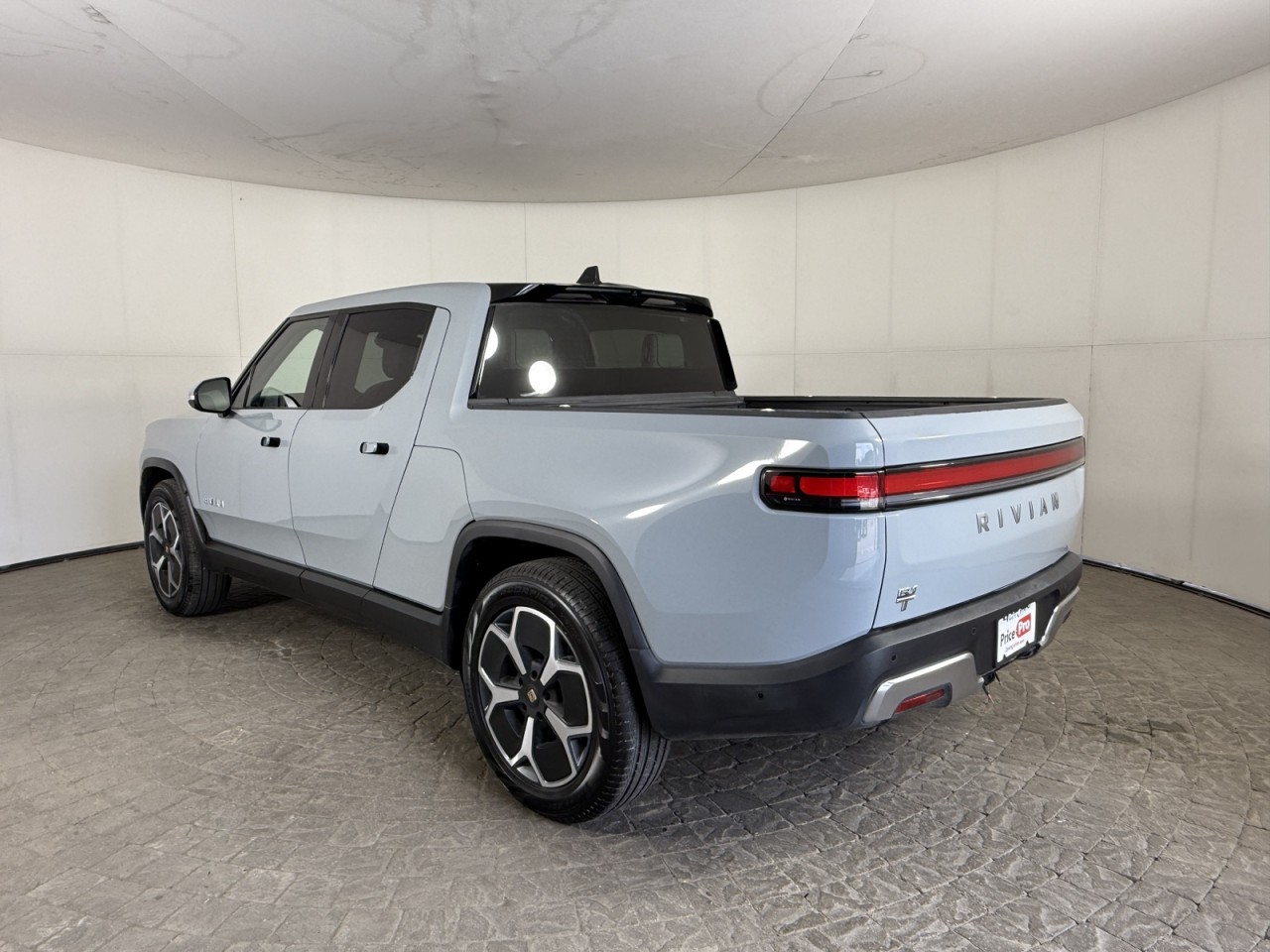 2024 Rivian R1T Adventure Image 6 of 21