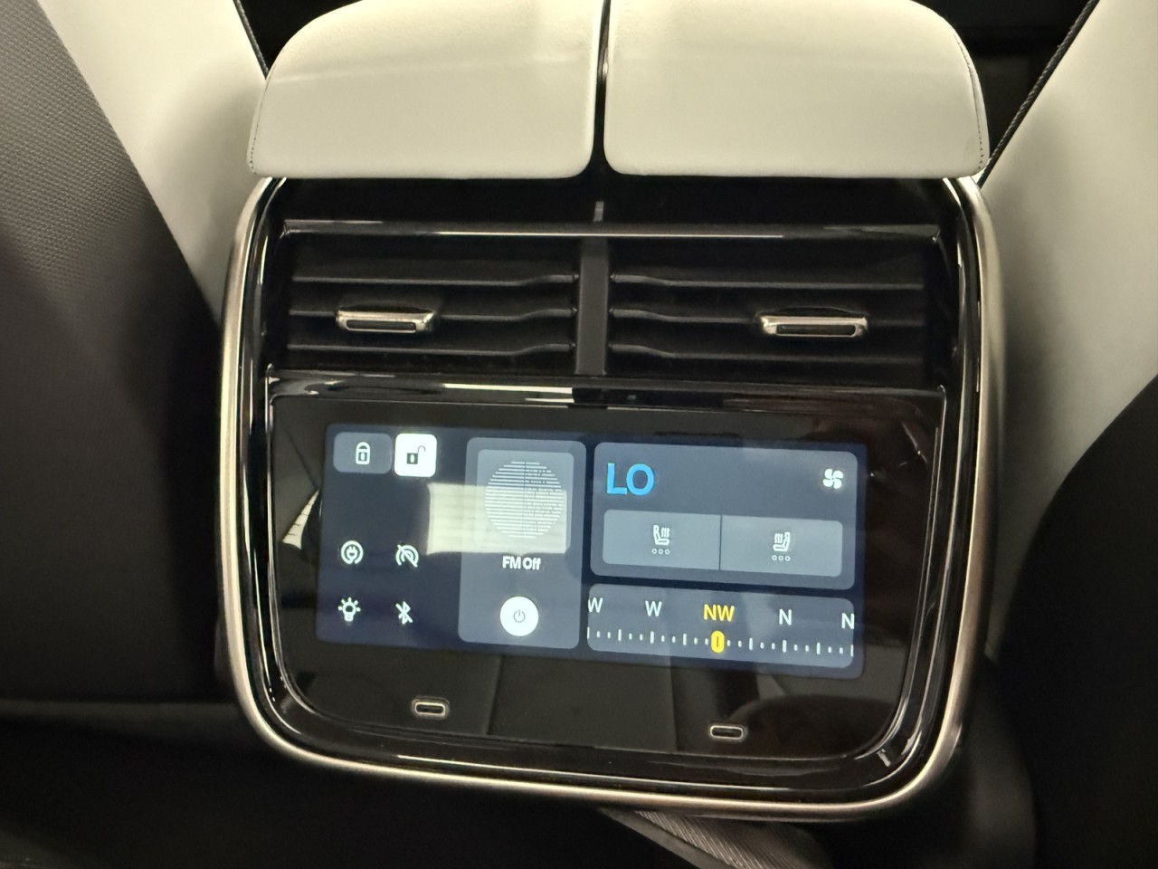 2024 Rivian R1T Adventure Image 15 of 21