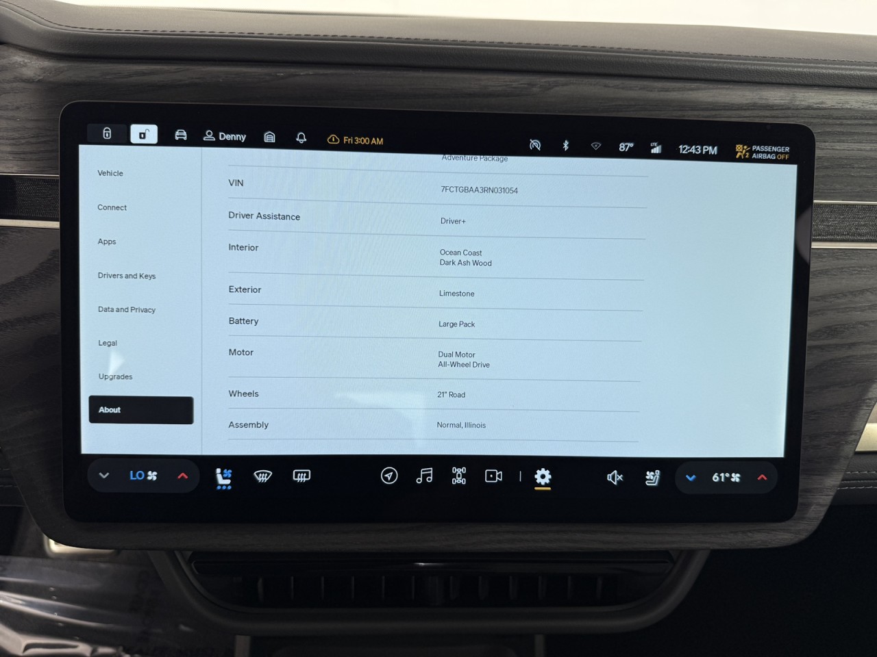 2024 Rivian R1T Adventure Image 12 of 21