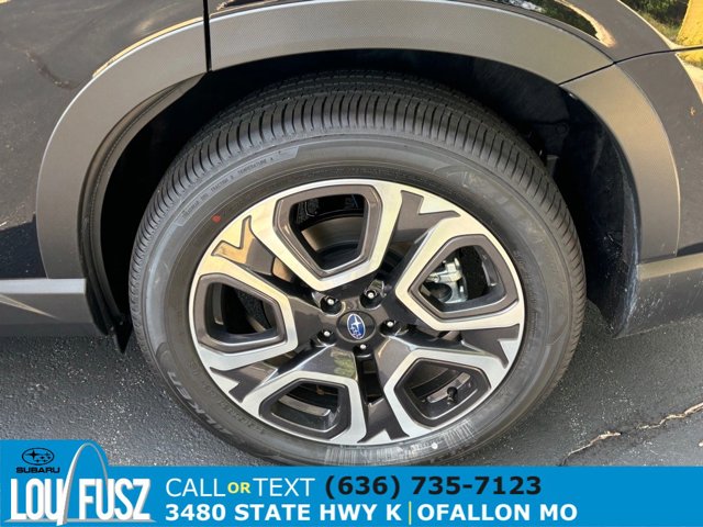 Vehicle image 23 of 32