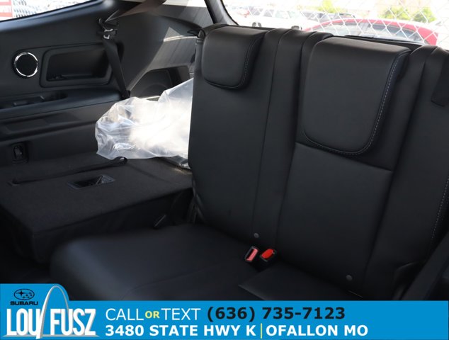 Vehicle image 26 of 32