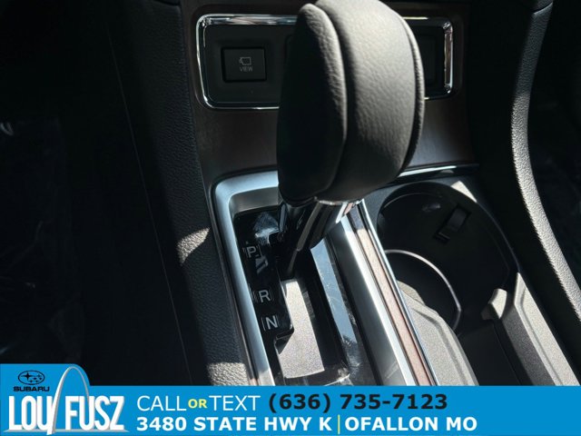 Vehicle image 9 of 32