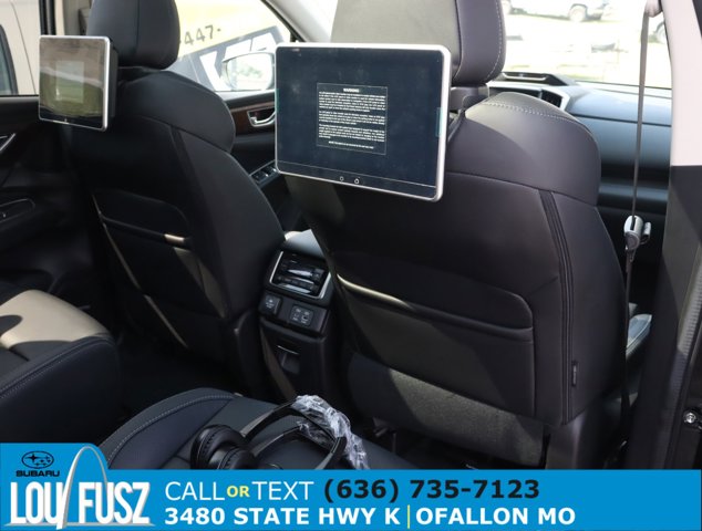 Vehicle image 28 of 32