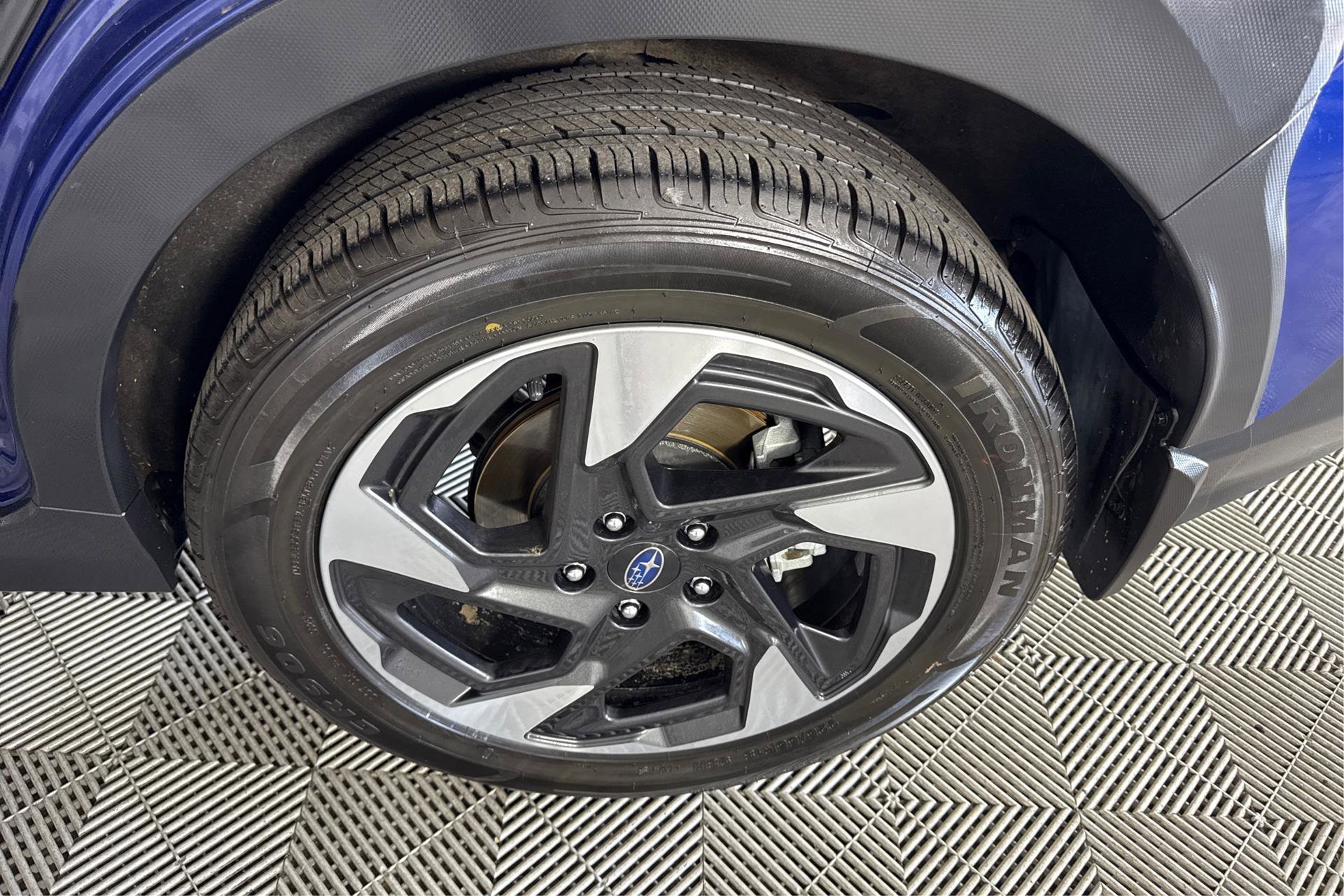 2024 Subaru Crosstrek Limited Image 7 of 27