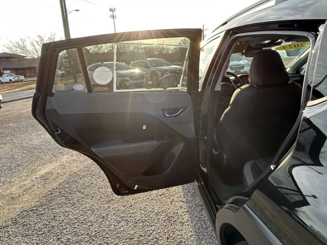 Vehicle image 28 of 37