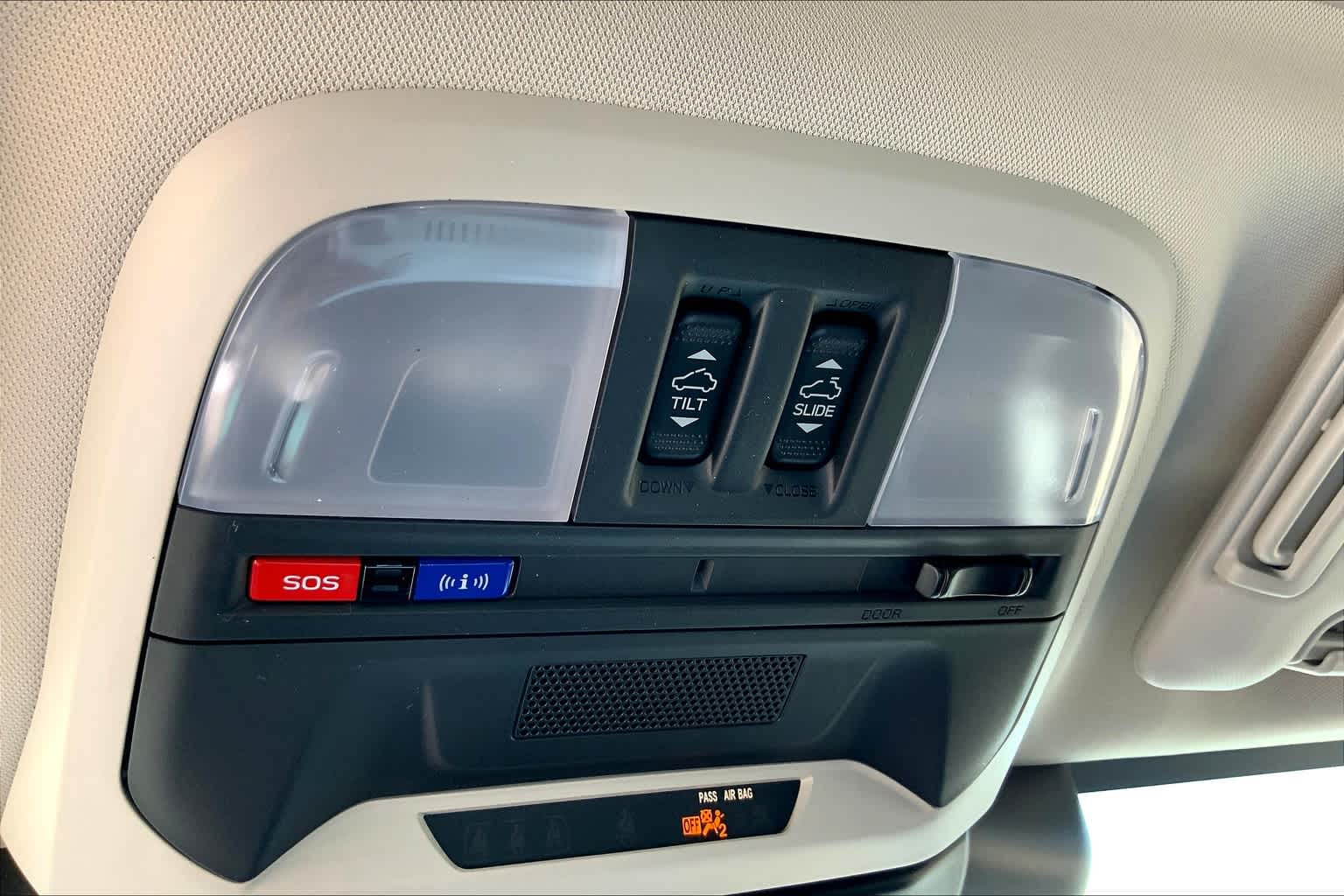 Vehicle image 19 of 22