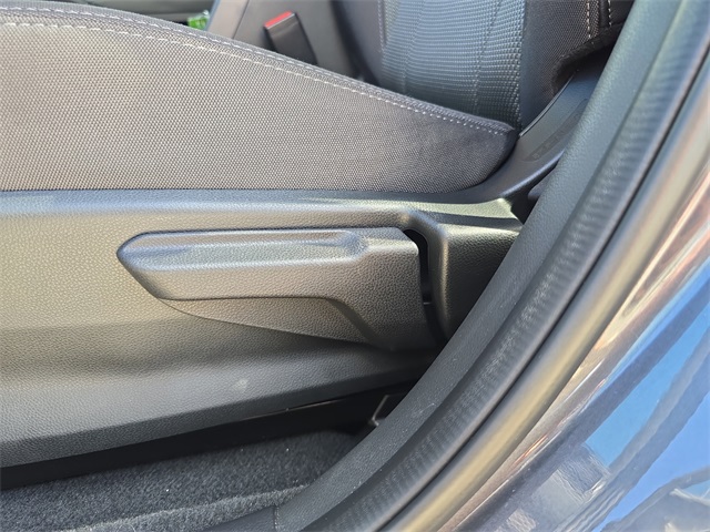 Vehicle image 18 of 28