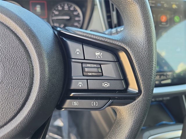 Vehicle image 25 of 28
