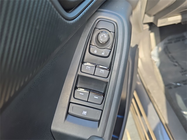 Vehicle image 20 of 28
