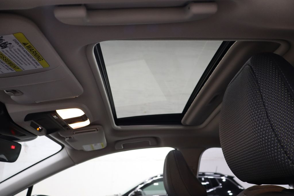 Vehicle image 9 of 40