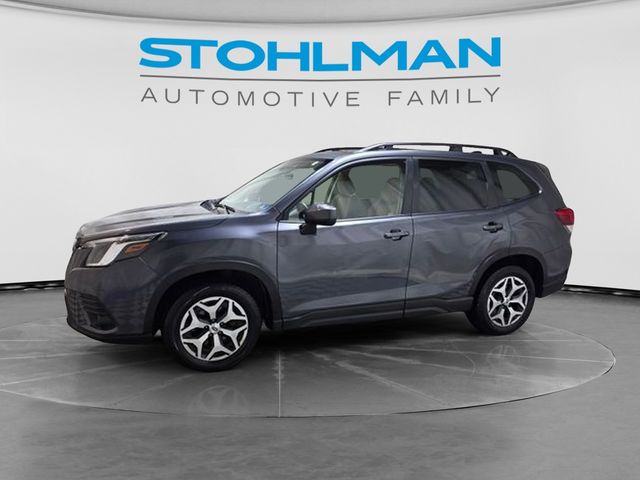 2024 Subaru Forester Premium Image 2 of 39