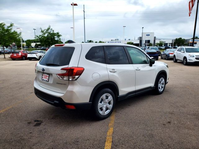 2024 Subaru Forester Base Image 5 of 14