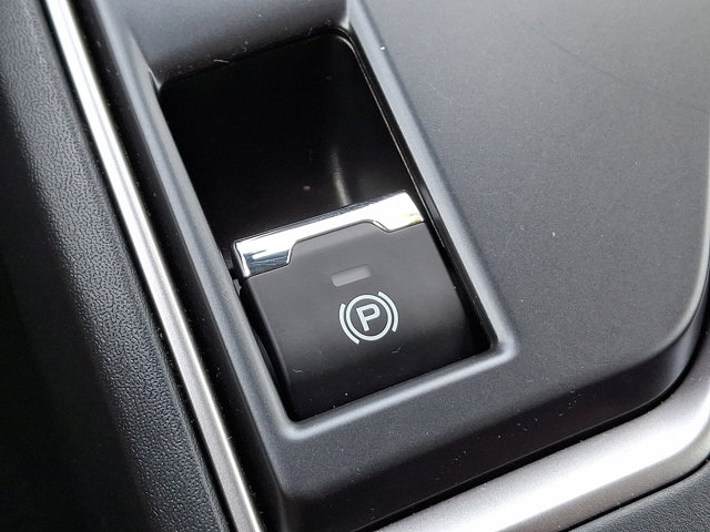 Vehicle image 26 of 30