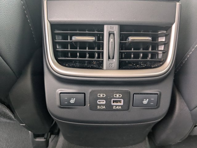 Vehicle image 20 of 28
