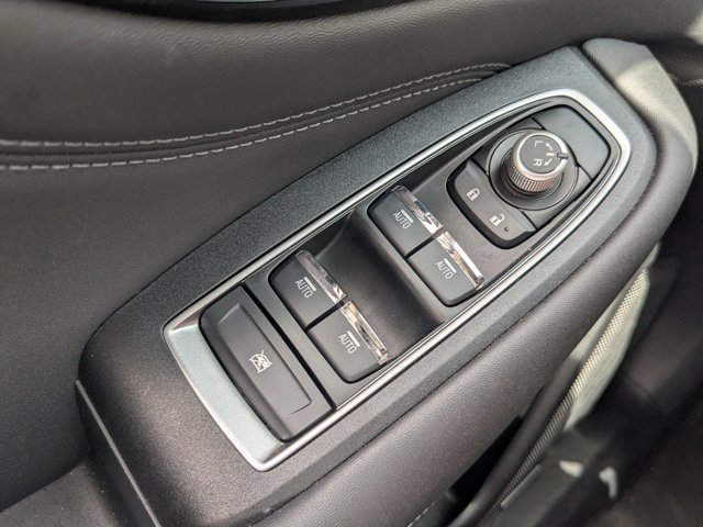 Vehicle image 21 of 28