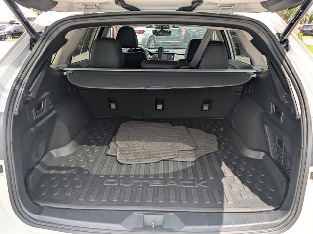 Vehicle image 11 of 28