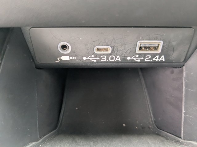 Vehicle image 23 of 28